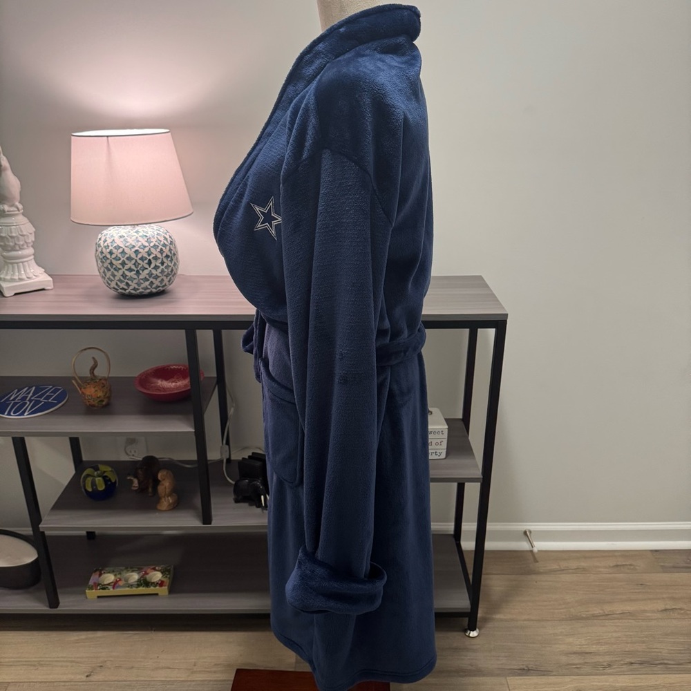 Dallas Cowboys Official Plush Robe – Navy – L/XL - Picture 5 of 12